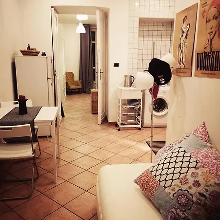 Feathershome *